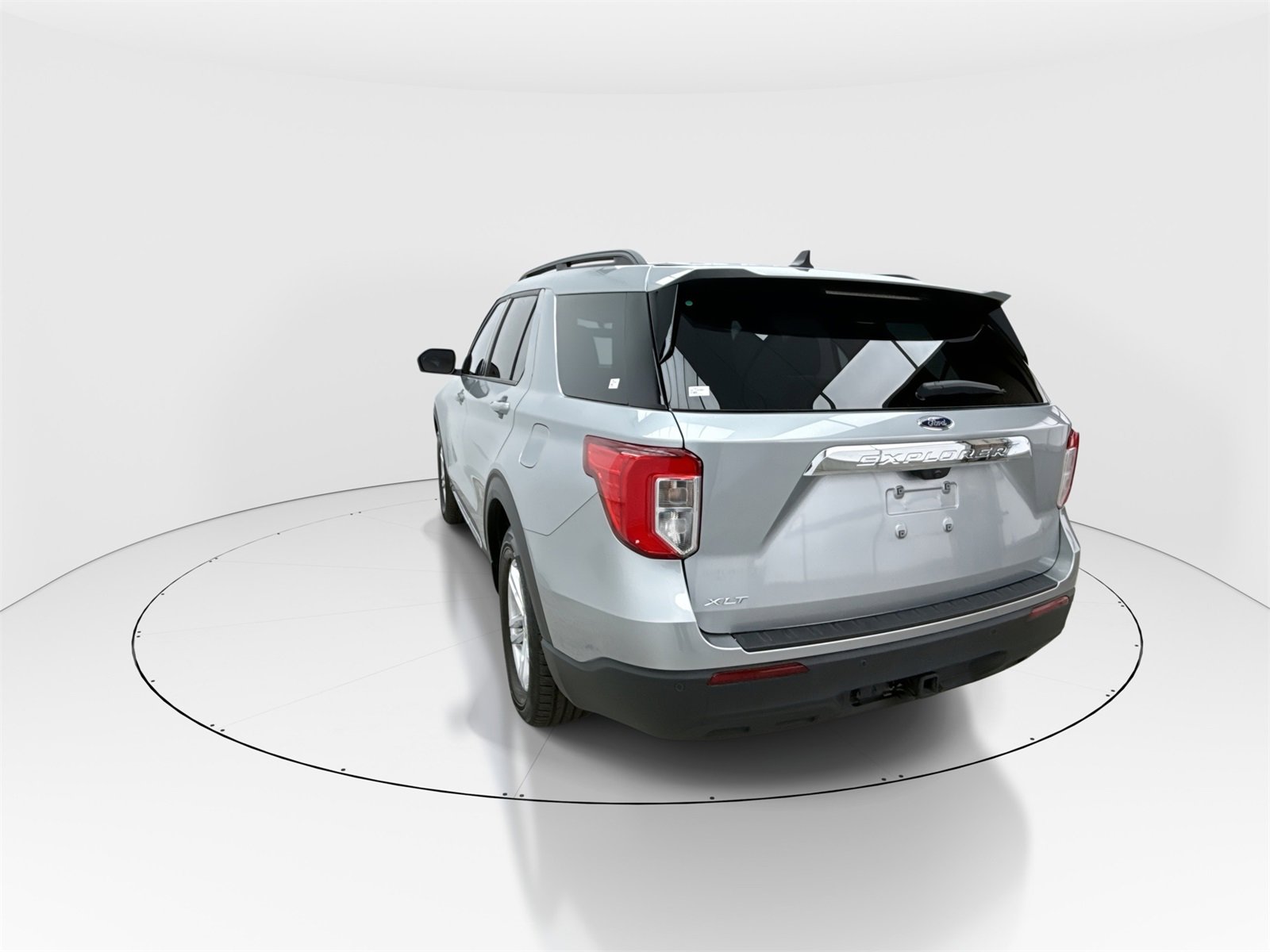 Used 2023 Ford Explorer XLT w/ Class IV Trailer Tow Package image 6