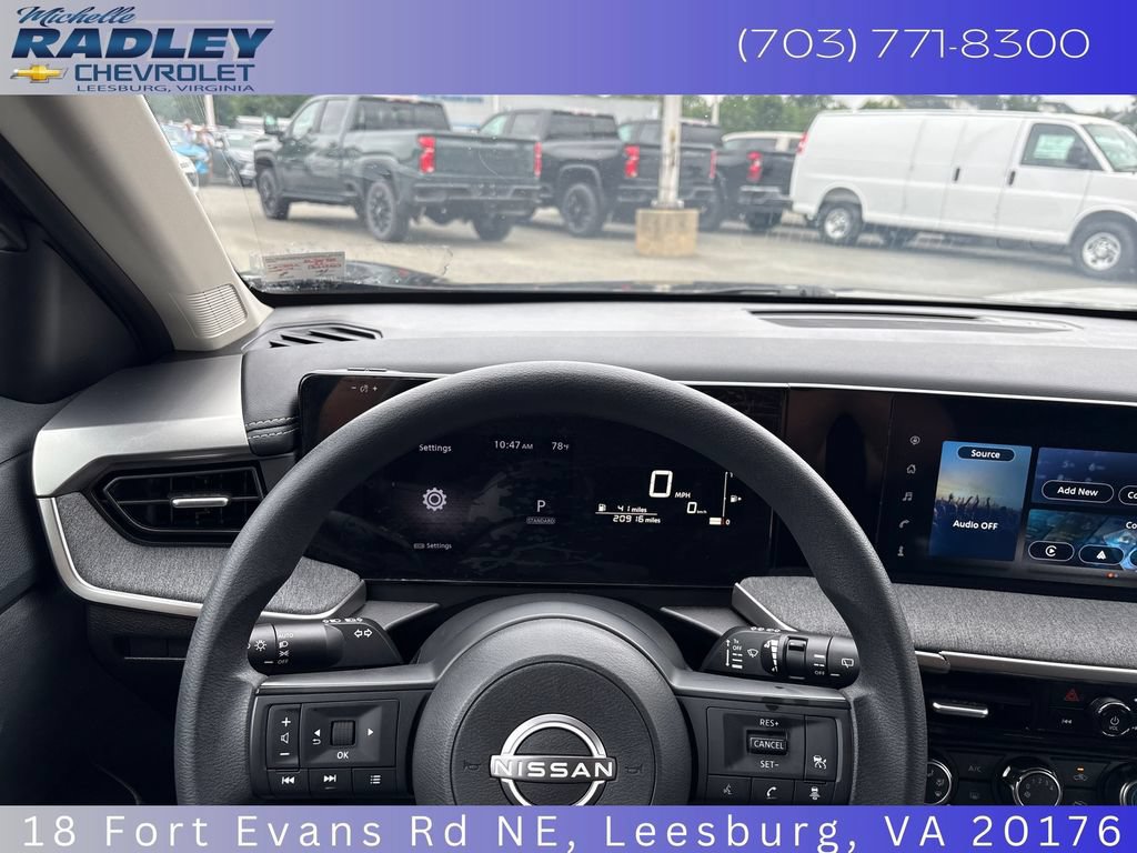 Used 2025 Nissan Kicks SV AWD/4WD image 7
