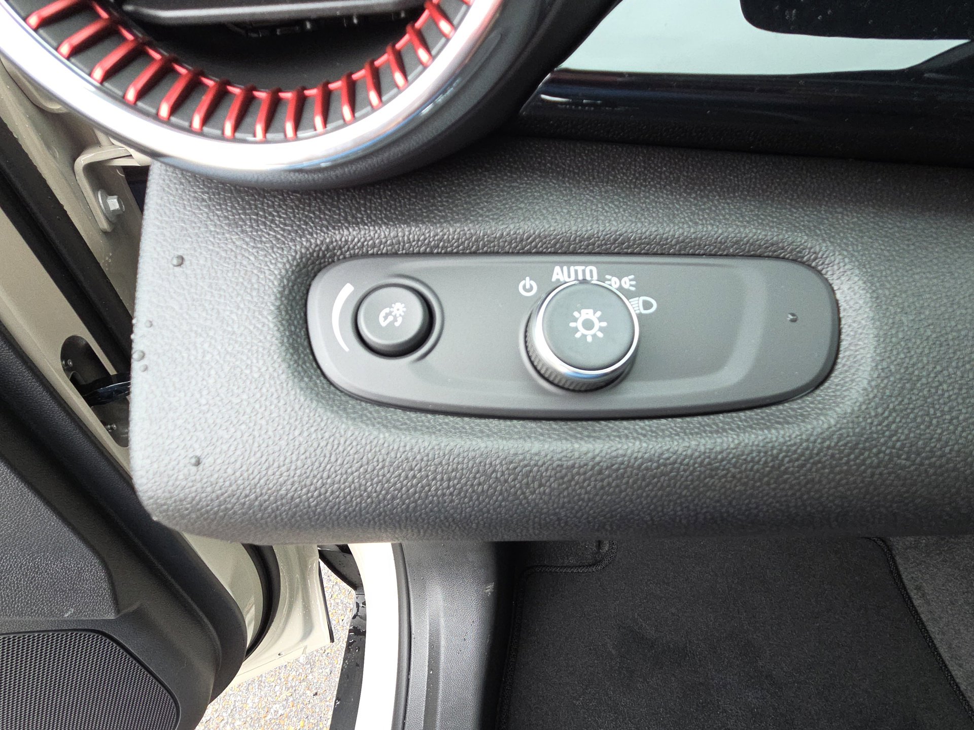 New 2026 Chevrolet Trax RS w/ Driver Confidence Package image 20