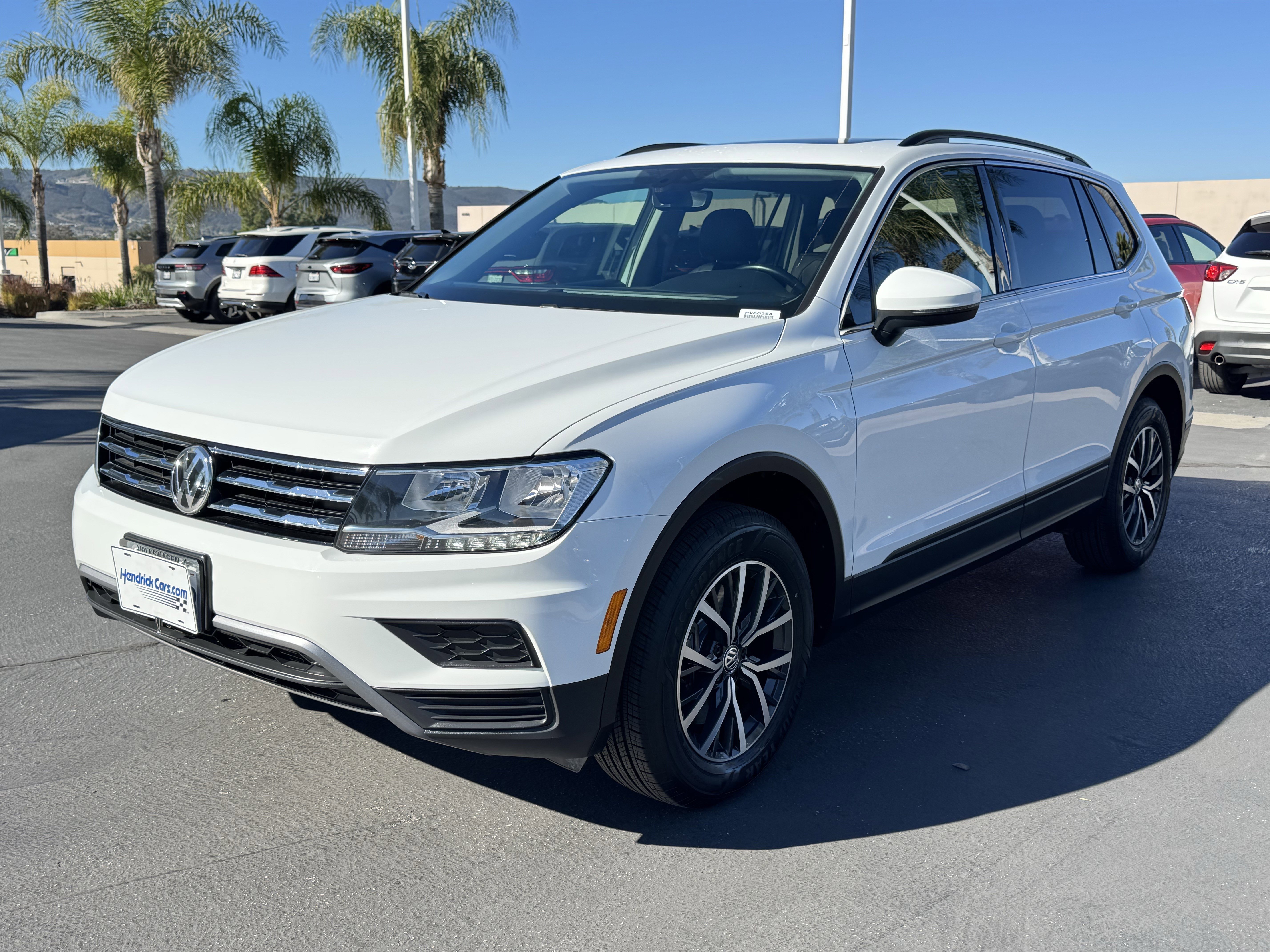 Certified 2019 Volkswagen Tiguan SE w/ Panoramic Sunroof Package image 5