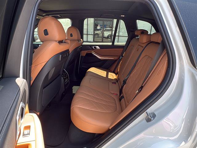 Used 2023 BMW X5 xDrive45e AWD/4WD image 19
