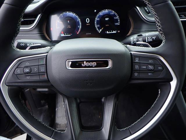 New 2025 Jeep Grand Cherokee L Laredo AWD/4WD image 13