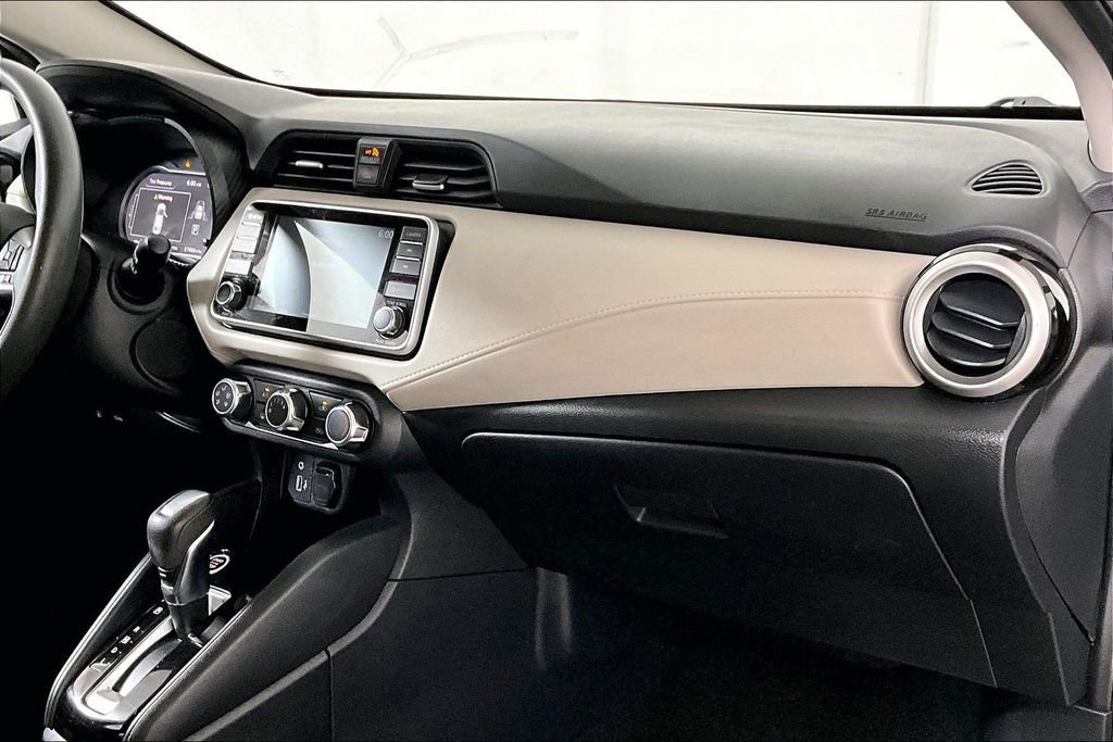 Used 2021 Nissan Versa SV image 16
