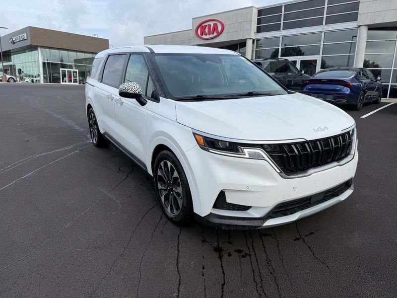 Certified 2023 Kia Carnival EX FWD image 4