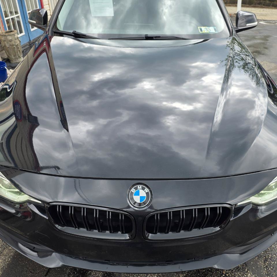 Used 2017 BMW 320i xDrive Sedan AWD/4WD image 11