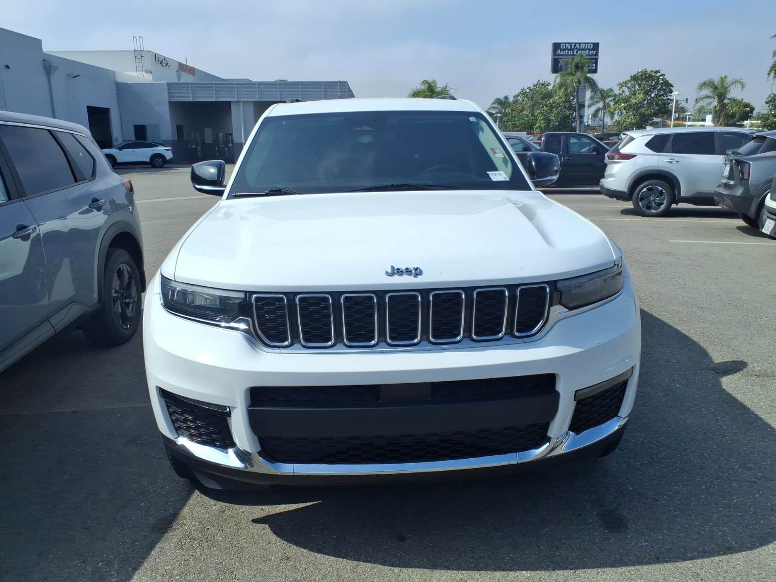 Used 2021 Jeep Grand Cherokee L Limited RWD image 3