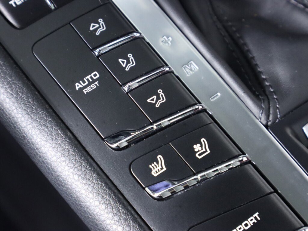 Used 2017 Porsche Macan S image 23