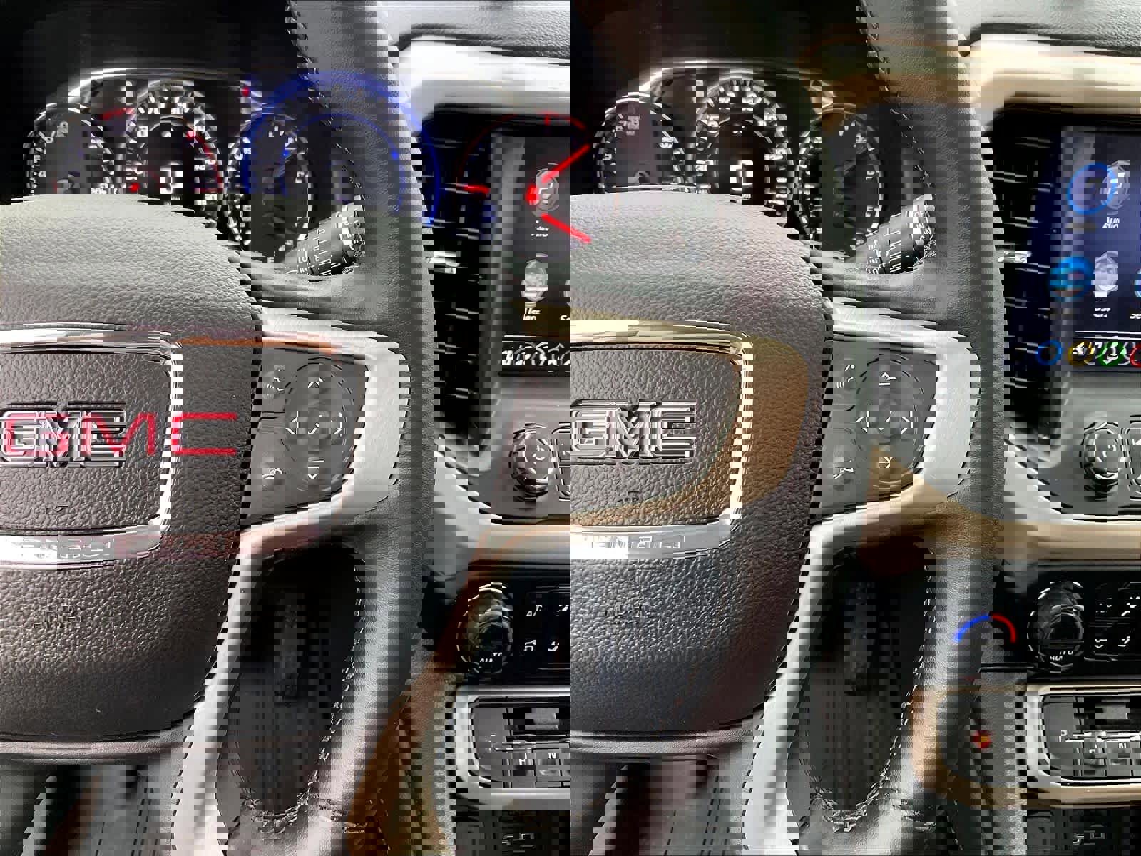 Used 2023 GMC Acadia Denali w/ Black Diamond Edition image 25