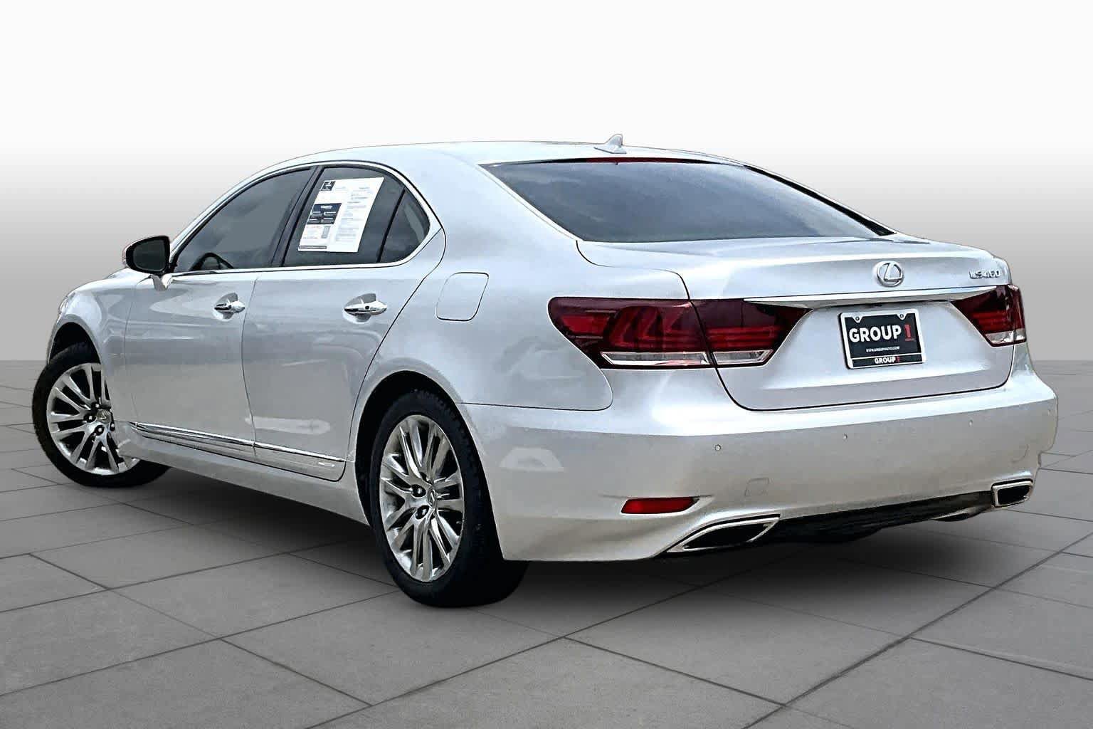 Used 2013 Lexus LS 460 w/ Comfort Pkg RWD image 10