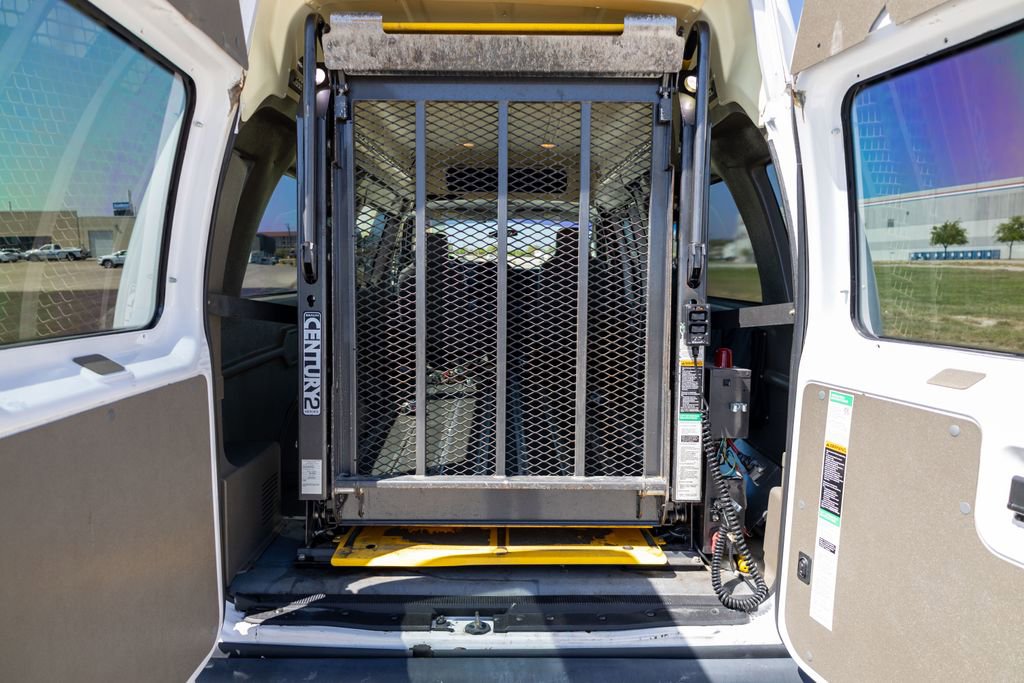 Used 2014 Ford E-250 and Econoline 250 Extended w/ Power Group image 18