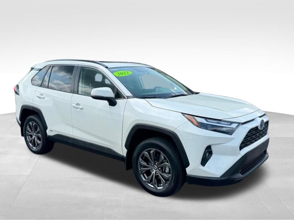 Used 2022 Toyota RAV4 XLE Premium AWD/4WD image 10