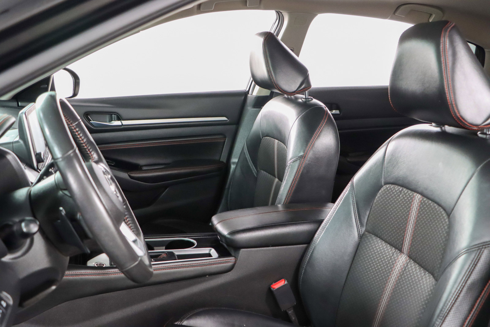 Used 2023 Nissan Altima 2.5 SR FWD image 23
