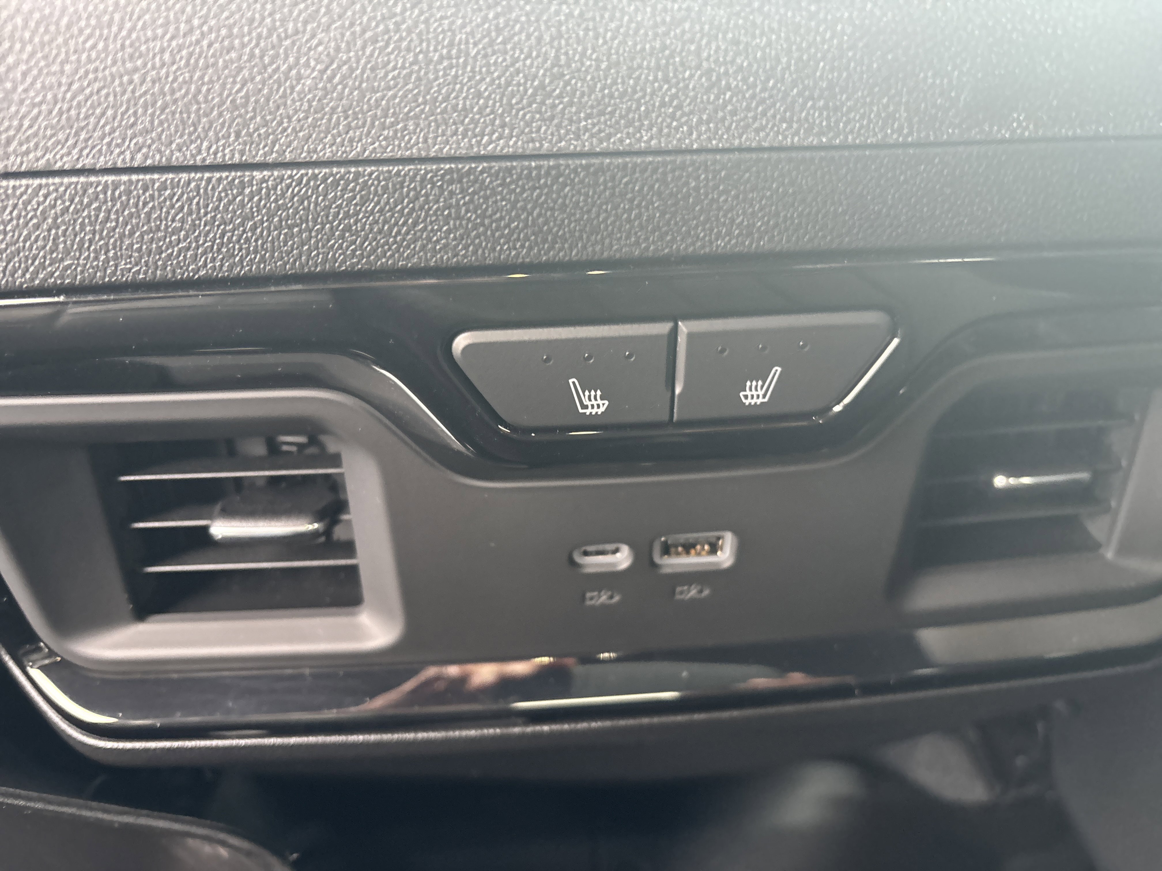 Used 2024 GMC Sierra 2500 AT4X image 14