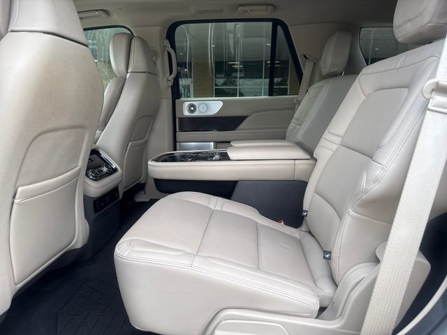 Used 2021 Lincoln Navigator Reserve w/ Luxury Package image 20