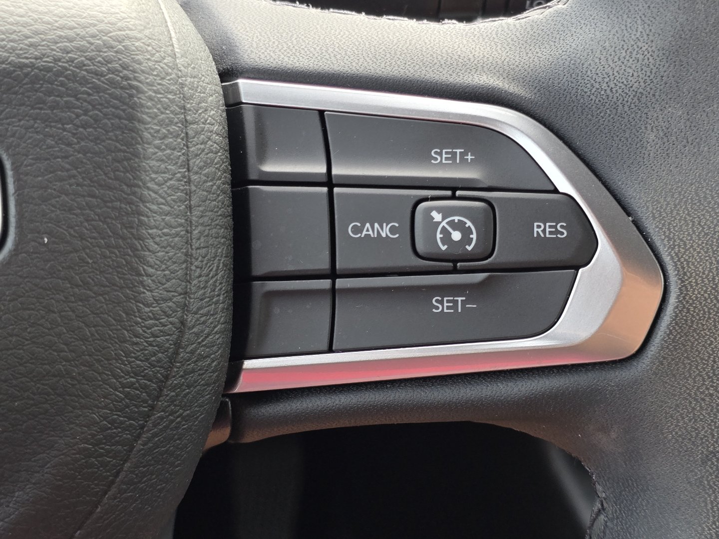 Used 2023 Jeep Compass Latitude AWD/4WD image 12