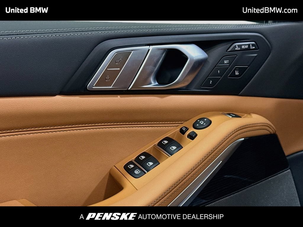 New 2027 BMW X7 xDrive40i w/ M Sport Package AWD/4WD image 3