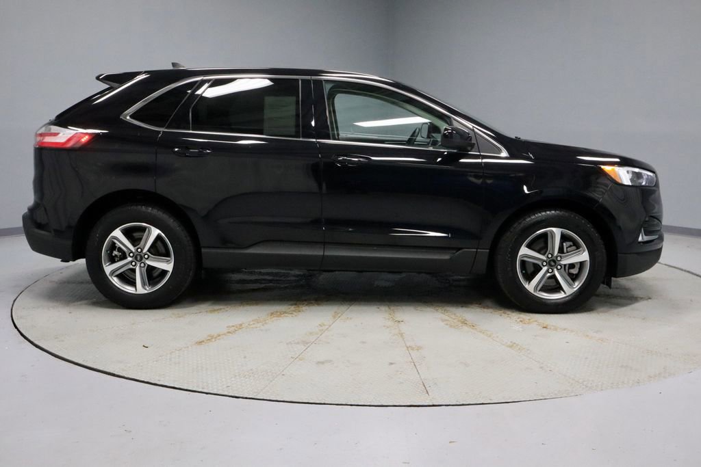 Certified 2024 Ford Edge SEL w/ Convenience Package AWD/4WD image 12
