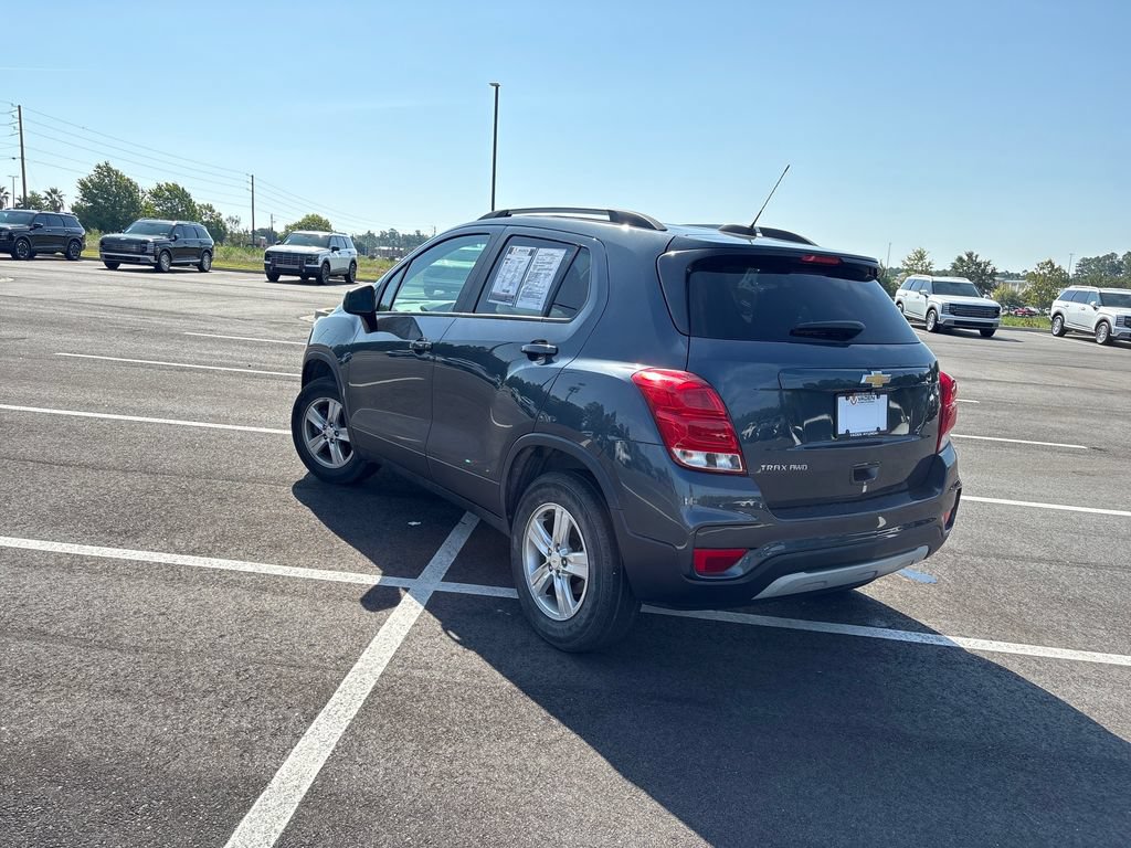 Used 2022 Chevrolet Trax LT w/ LT Convenience Package AWD/4WD image 25