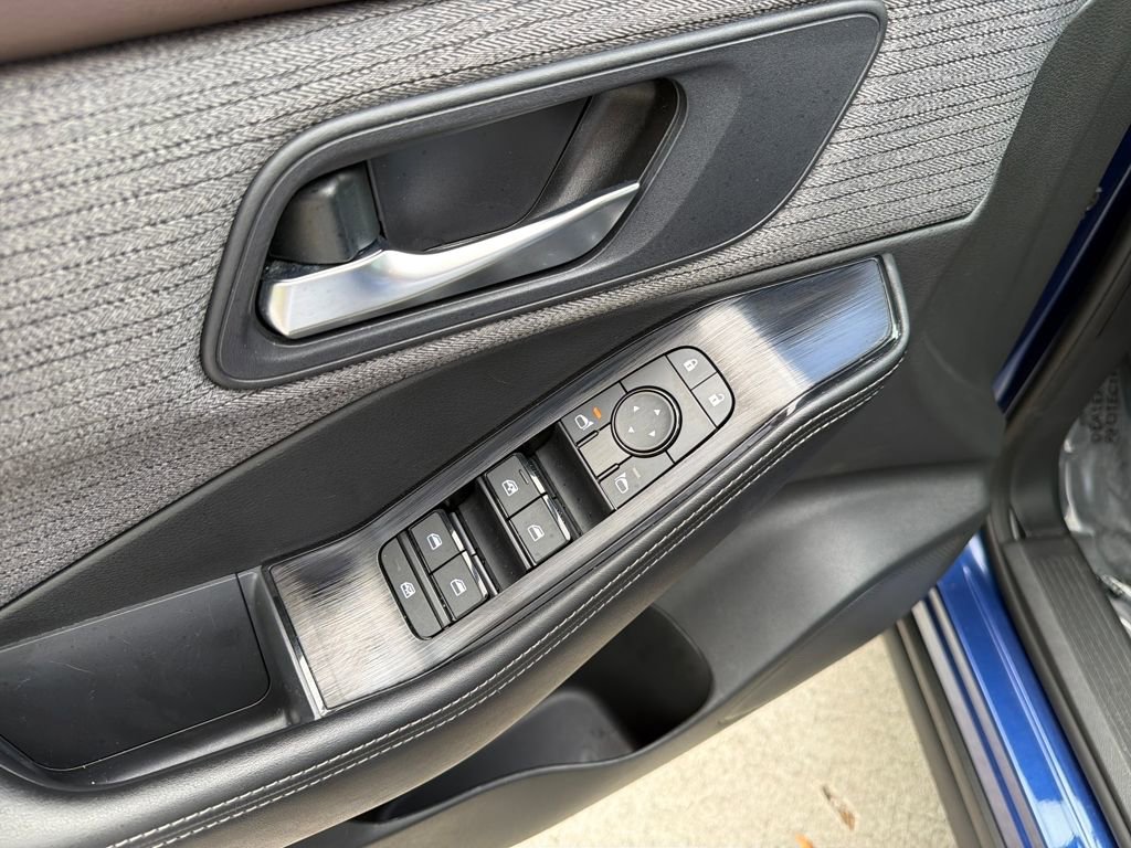 Certified 2023 Nissan Rogue SV FWD image 18