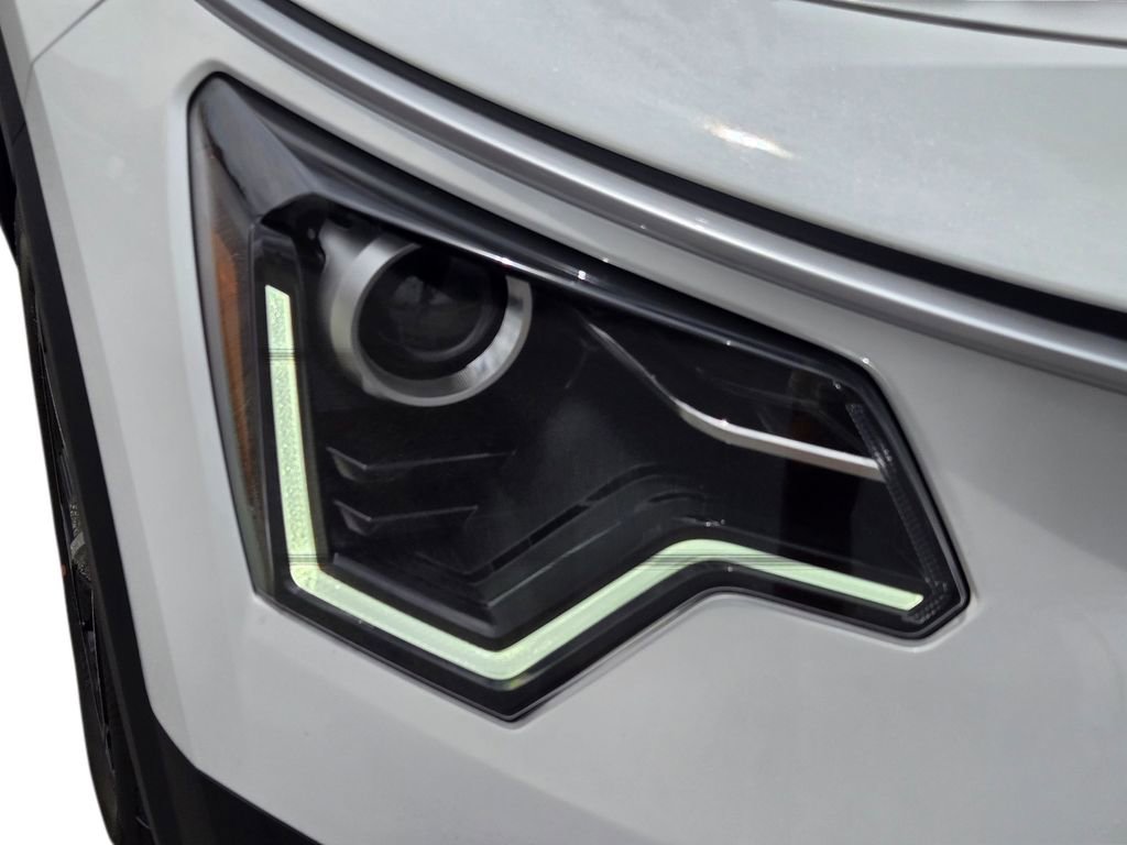 New 2026 Kia Niro LX FWD image 4