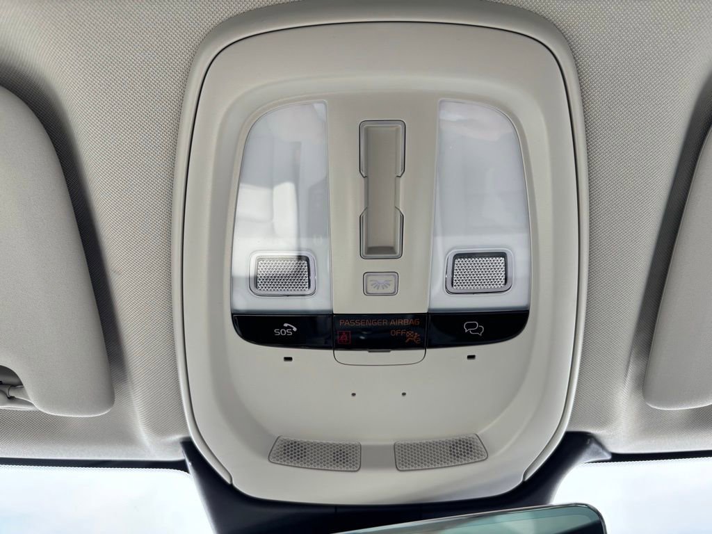 Used 2023 Volvo XC60 B5 Plus w/ Climate Package AWD/4WD image 15