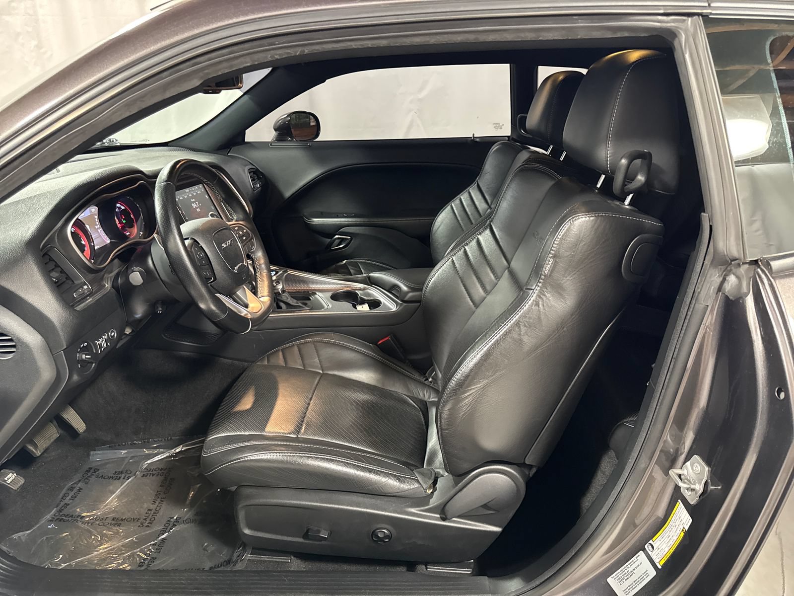 Used 2015 Dodge Challenger SRT Hellcat RWD image 3
