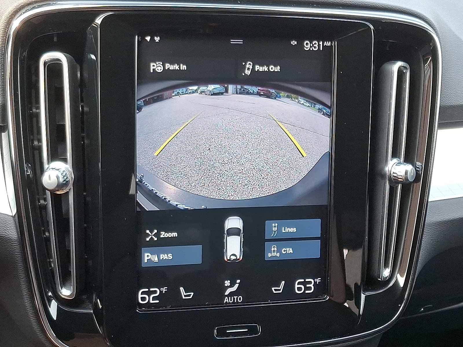 Used 2019 Volvo XC40 T5 Momentum image 19