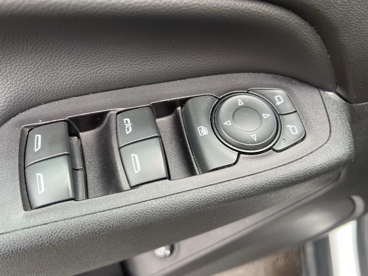 Used 2018 Chevrolet Equinox LT image 15