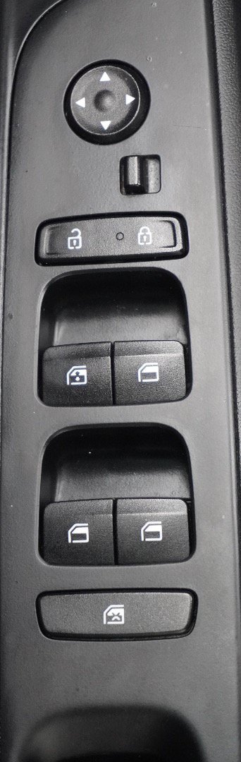 Used 2022 Hyundai Elantra SEL FWD image 24