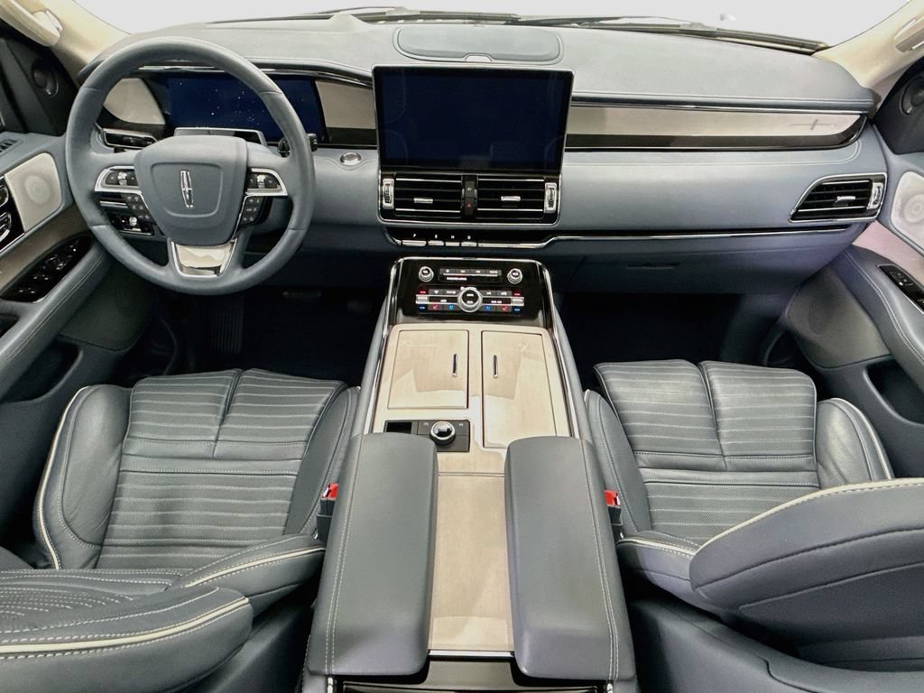 Used 2024 Lincoln Navigator Black Label AWD/4WD image 13