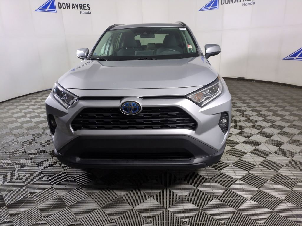 Used 2019 Toyota RAV4 XLE image 11