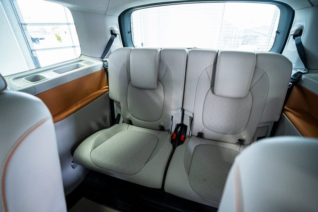 Used 2025 Volkswagen ID. Buzz 1st Edition image 52