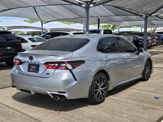 Used 2021 Toyota Camry SE FWD image 4