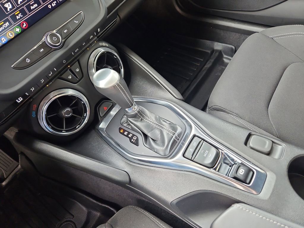 Used 2021 Chevrolet Camaro LT image 18