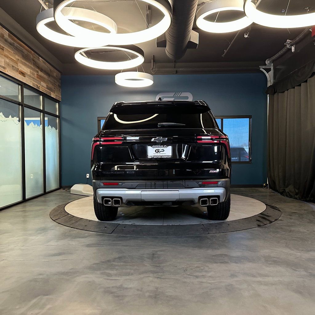 Used 2024 Chevrolet Traverse Z71 w/ Enhanced Driving Package image 4