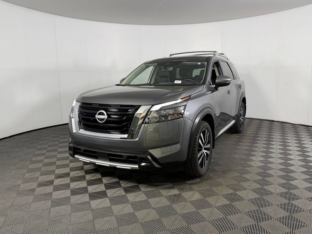 Used 2025 Nissan Pathfinder Platinum w/ Cargo Package AWD/4WD image 3