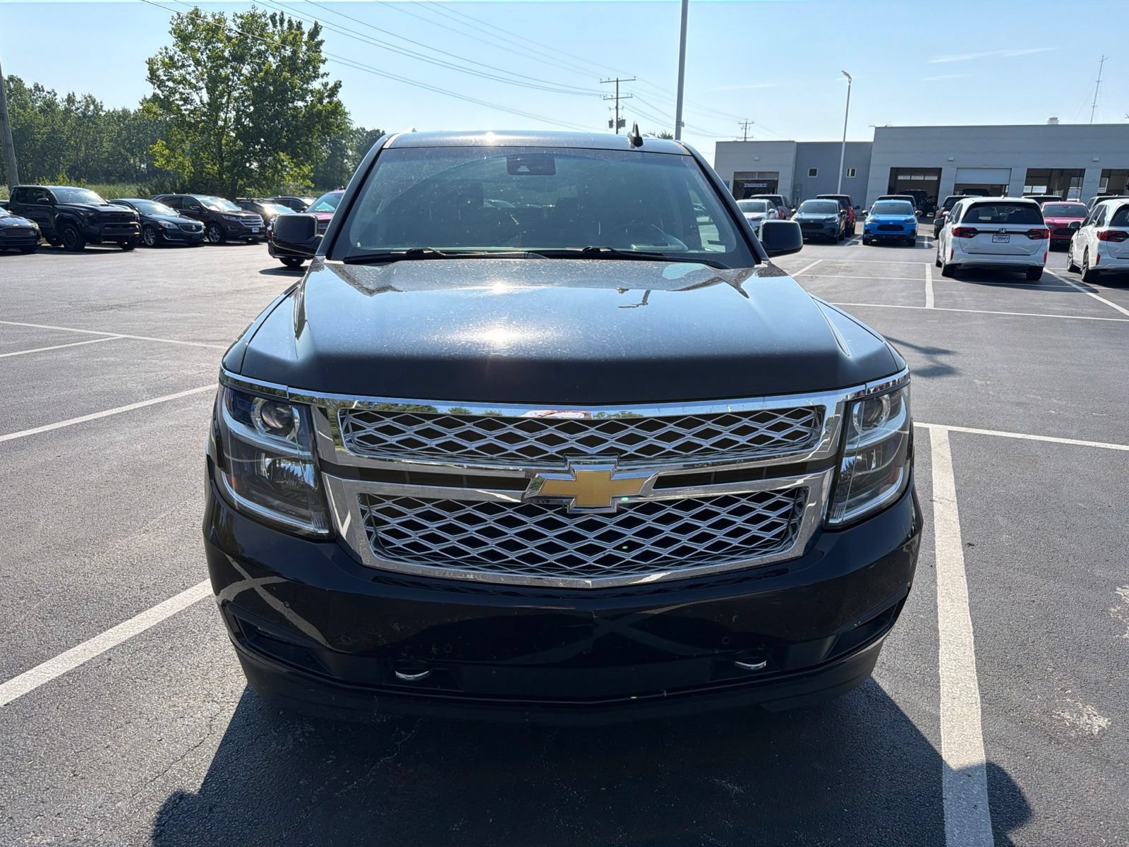 Used 2019 Chevrolet Suburban LT w/ LT Signature Package AWD/4WD image 9