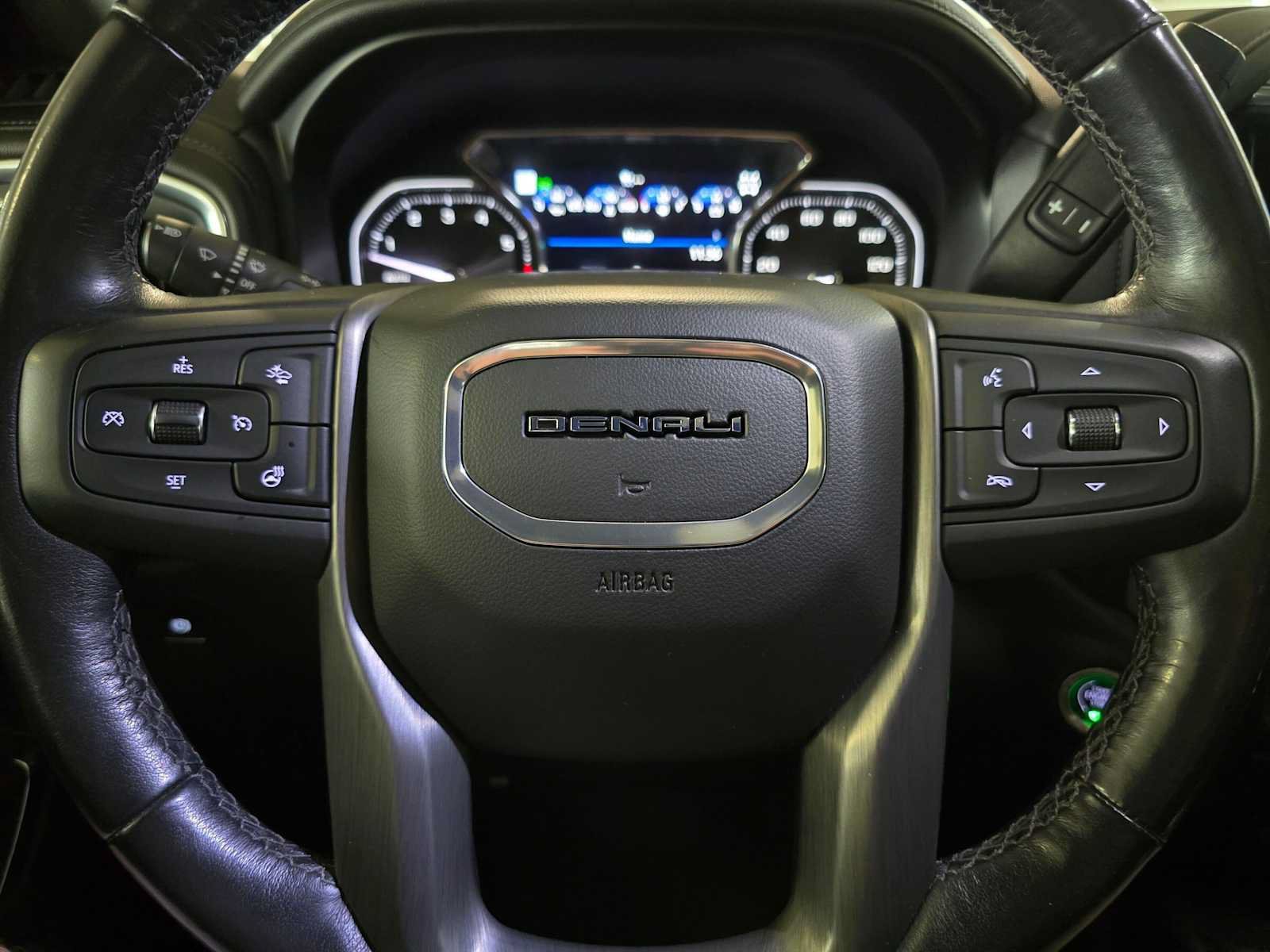 Used 2020 GMC Sierra 1500 Denali w/ Denali Ultimate Package AWD/4WD image 25