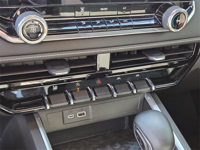 Used 2024 Chevrolet Colorado LT image 22