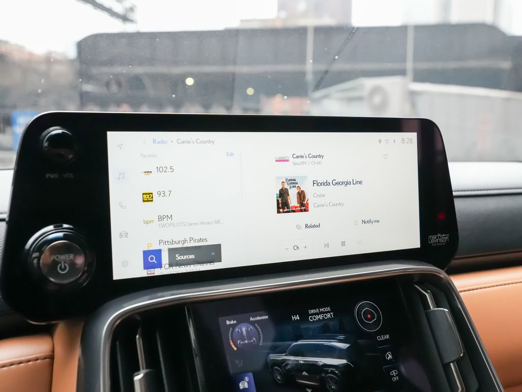 Used 2025 Lexus LX 700h Luxury w/ Appearance Package AWD/4WD image 30