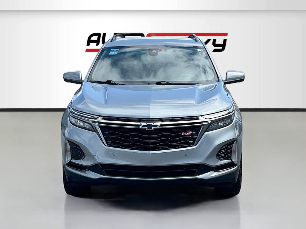 Used 2023 Chevrolet Equinox RS image 2