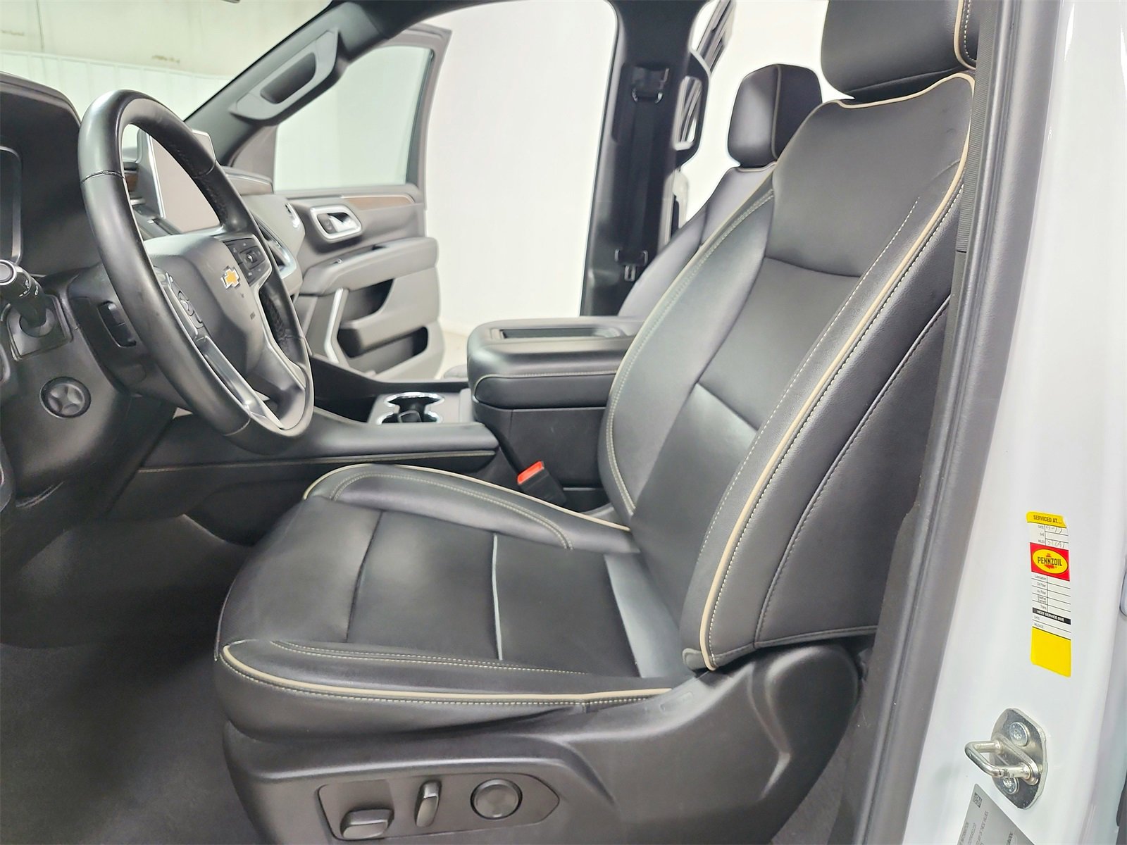 Used 2023 Chevrolet Suburban Premier image 19