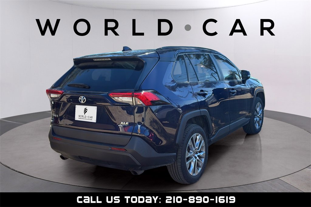 Used 2022 Toyota RAV4 XLE Premium image 17