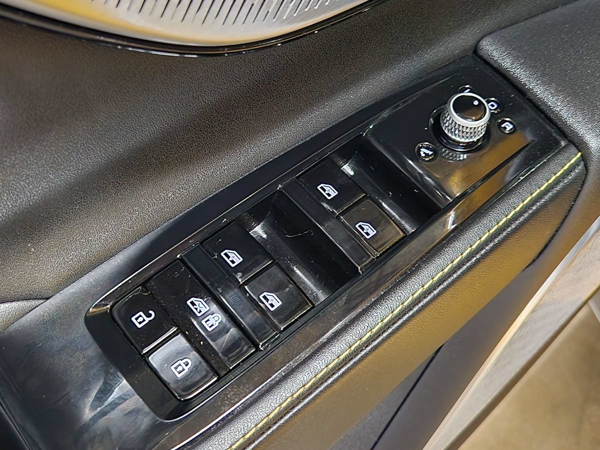 Used 2023 Maserati Grecale Trofeo AWD/4WD image 44