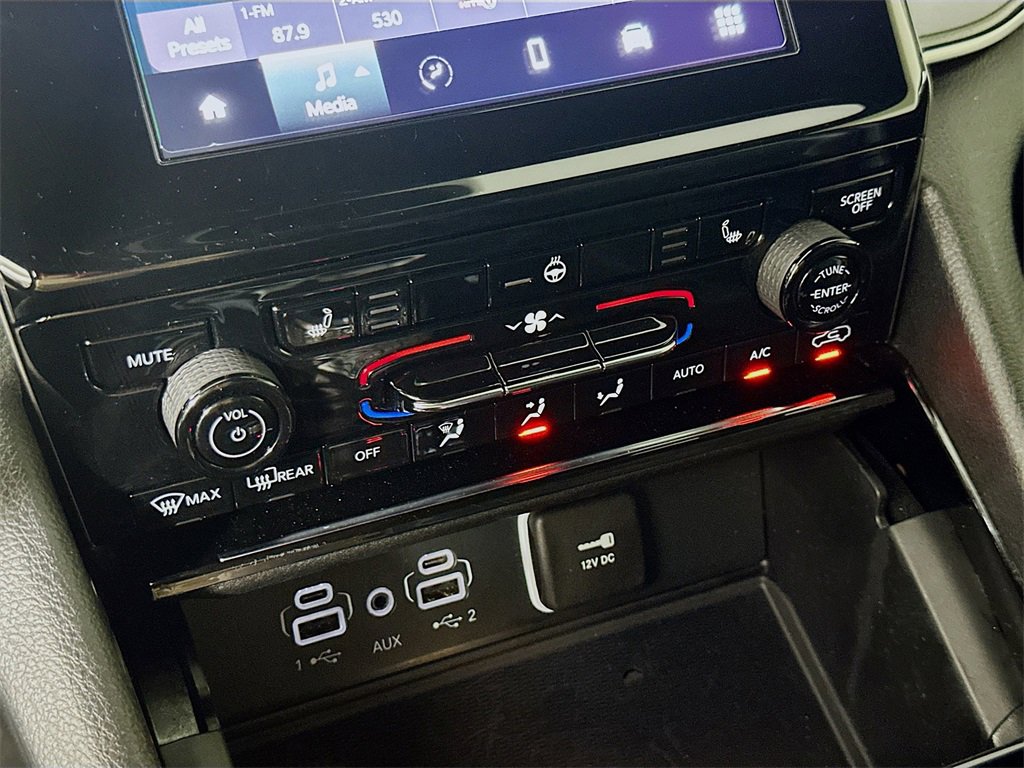 Used 2023 Jeep Grand Cherokee Altitude image 25