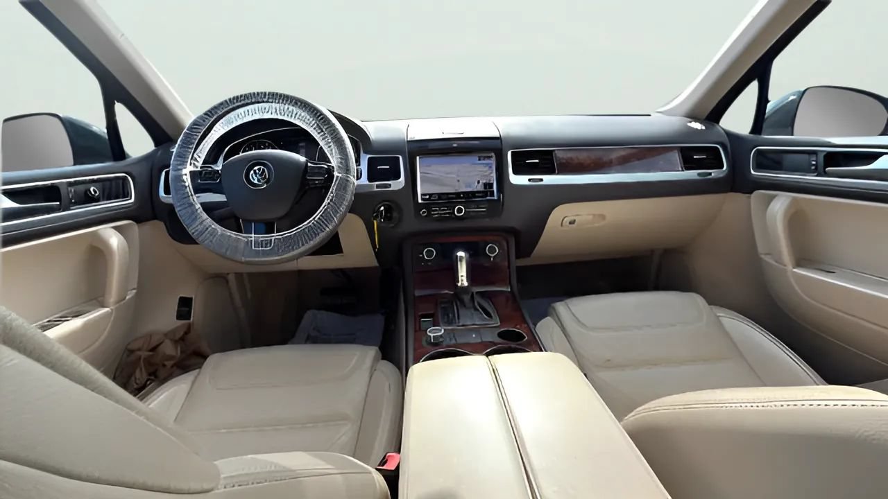 Used 2012 Volkswagen Touareg Executive AWD/4WD image 7