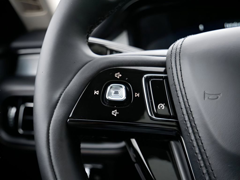 Used 2023 Lincoln Aviator AWD w/ Premium Package image 19