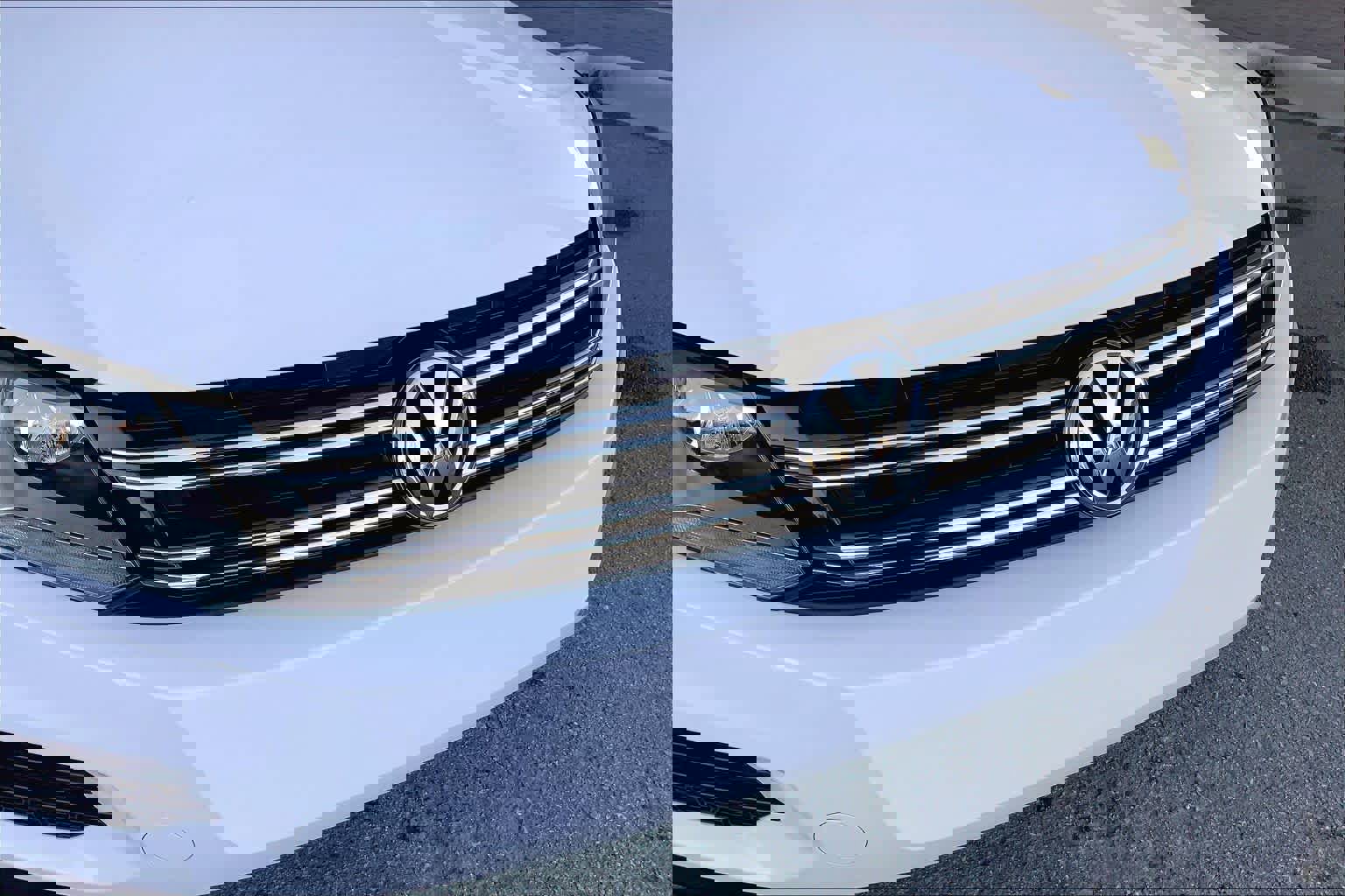 Used 2017 Volkswagen Tiguan Wolfsburg Edition image 31