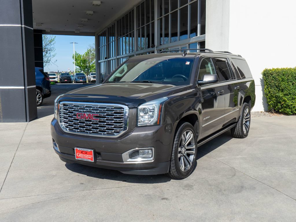 Used 2019 GMC Yukon XL Denali w/ Denali Ultimate Package AWD/4WD image 3