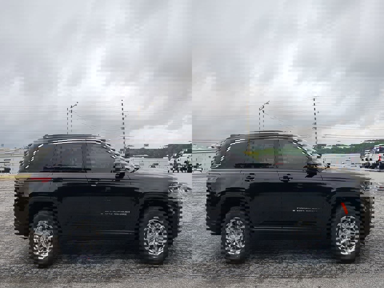 New 2025 Jeep Grand Cherokee Laredo X w/ Luxury Tech Group I video 2